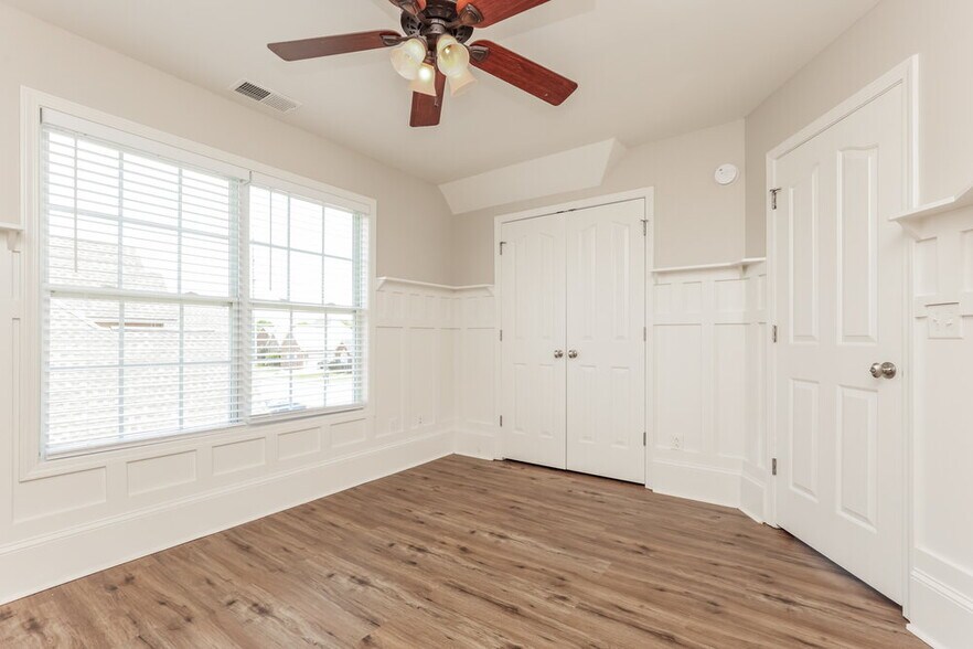 Building Photo - 3032 Community Cir