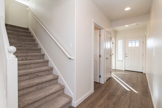 Building Photo - 10236 W Achillea St