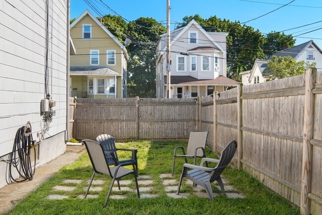 Building Photo - 59 Woodville St