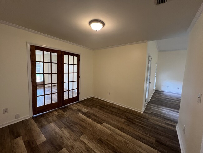 Building Photo - Home For Rent