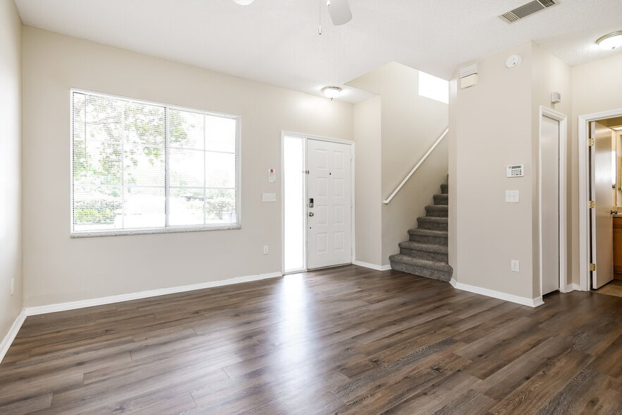 Building Photo - 816 Monopoly Ct