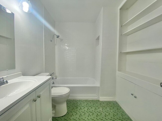 Building Photo - PRE- LEASING NOW for 7/09/2026