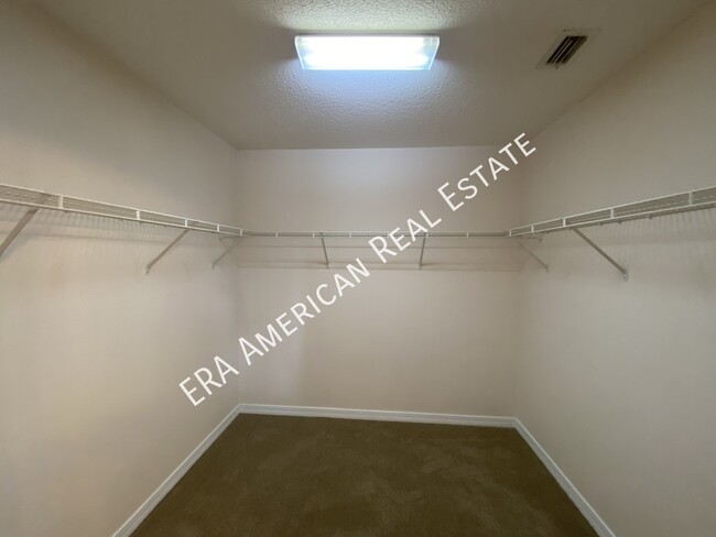 Building Photo - ***MOVE IN SPECIAL- First Full Month Rent ...