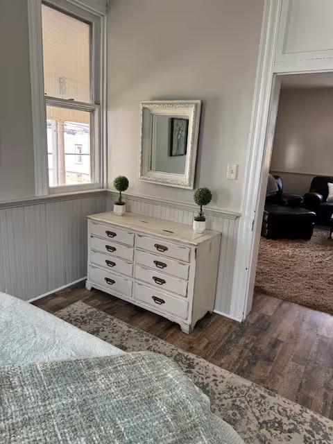 Building Photo - 302 W Potomac St