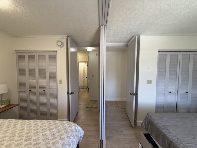 Building Photo - Fully Furnished 2BD/1BA w/ Diamond Head View – Renovated, Parking, In-Unit W/D