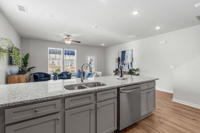 Building Photo - BRAND NEW 3 Bed 2.5 bathroom townhomes in Flowery Branch!