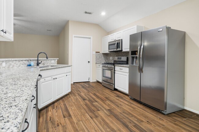 Building Photo - 26 S Vesper Bend Cir