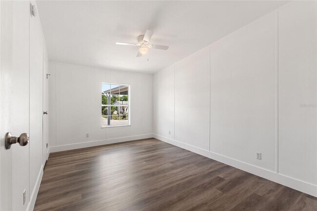 Building Photo - 486 Lindsey Dr