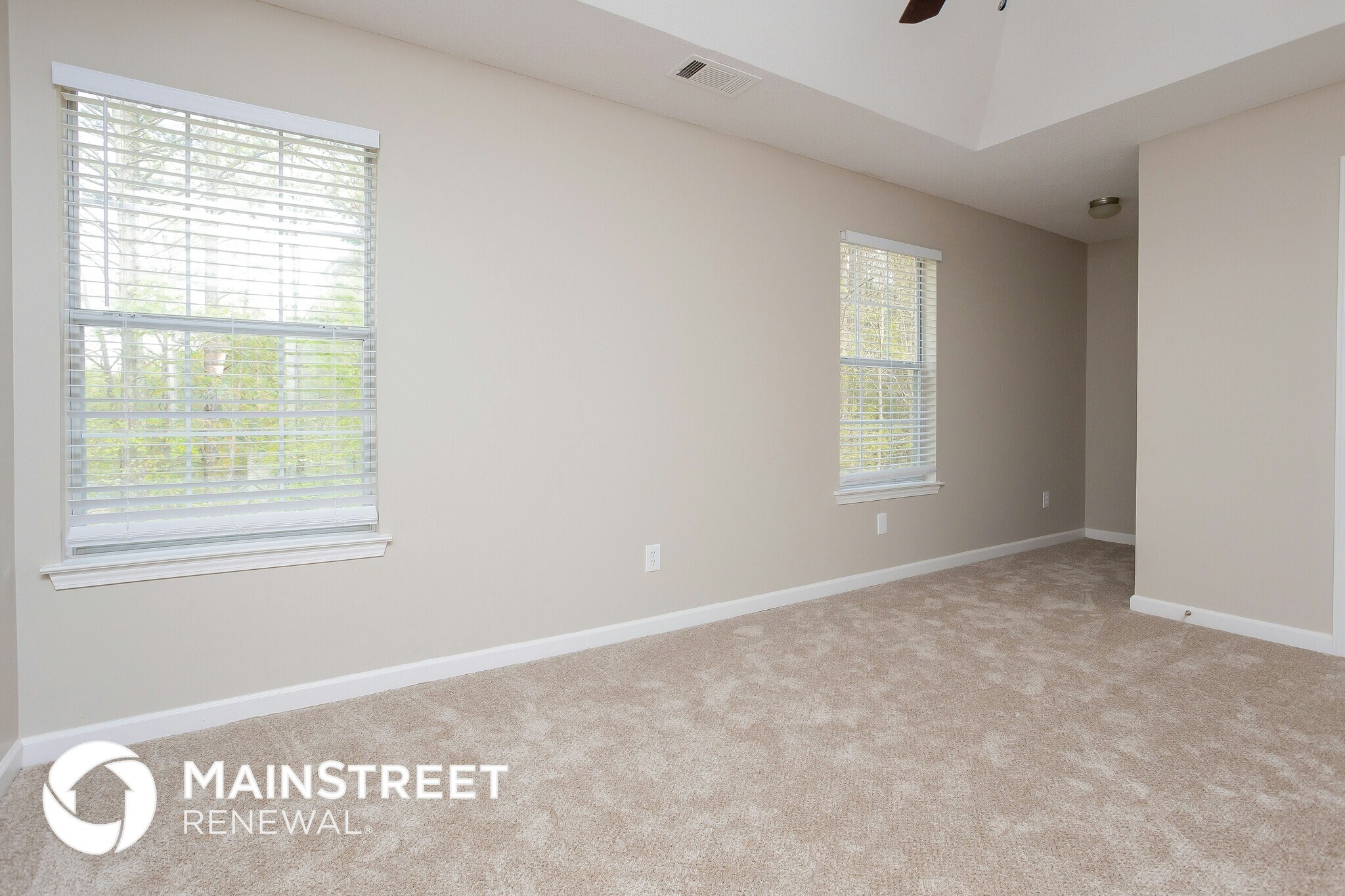 Building Photo - 6411 Hillview Ln