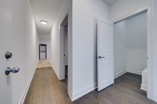 Building Photo - 3050 W Cortland St