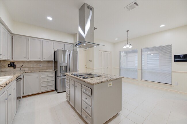 Building Photo - 12307 Rocky Knoll Dr
