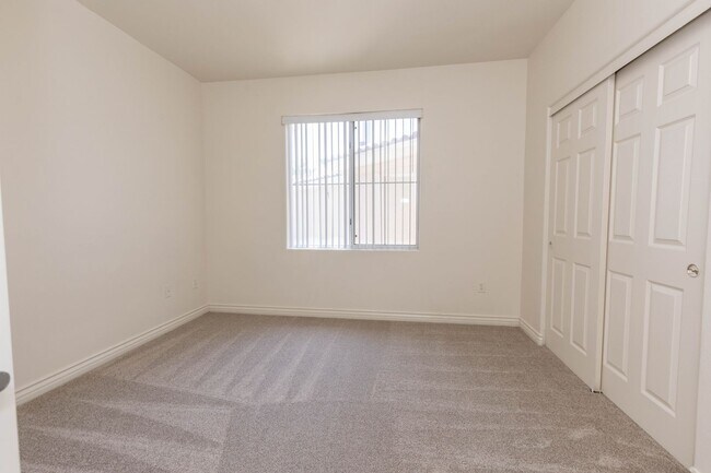 Building Photo - Beautiful 2-Bedroom, 2-Bath Condo in Gated...