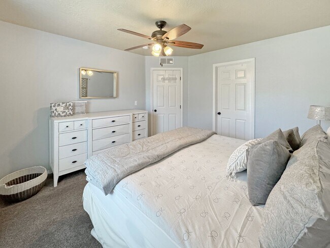 Building Photo - Furnished 3 Bed, 2 Bath Home in Southwest Boise – Stylish, Dog-Friendly, and Move-In Ready!