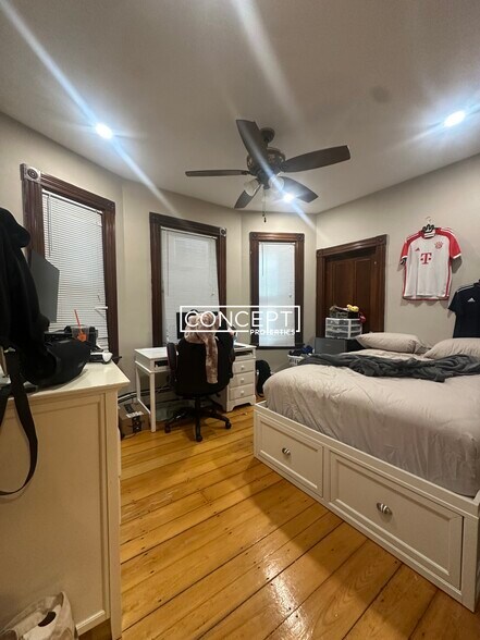 Building Photo - 68 Calumet St