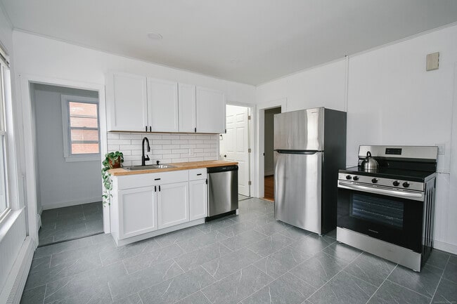 Building Photo - 22 Kelley St