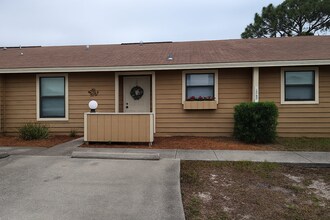 Building Photo - $1195 - Jefferson Square - Updated 2/2