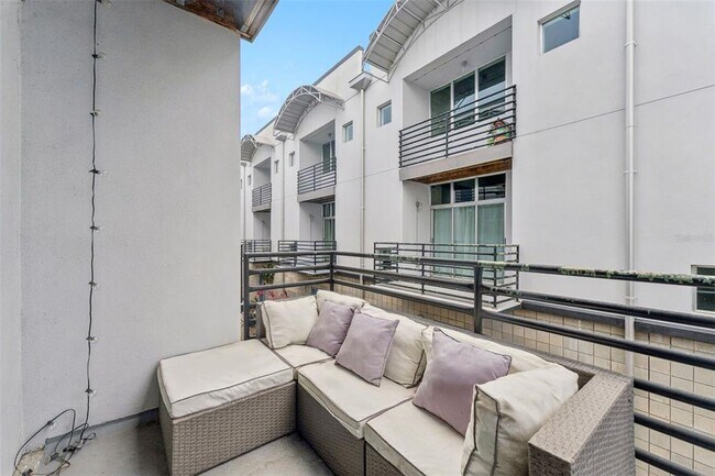 Building Photo - 5008 S MacDill Ave