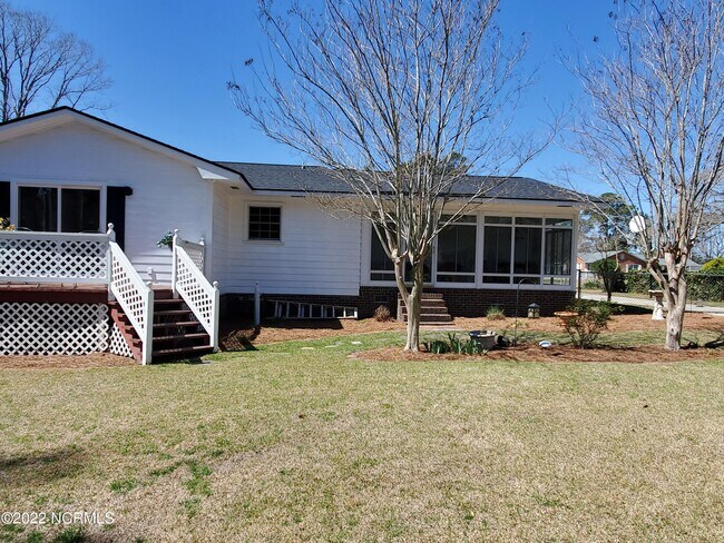 Building Photo - 6325 Niblick Rd