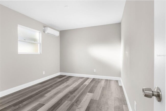 Building Photo - 5318 9th Ave N