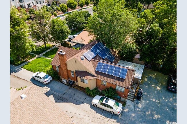 Building Photo - 570 E 500 N