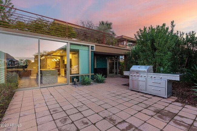 Building Photo - 7161 E Rancho Vista Dr