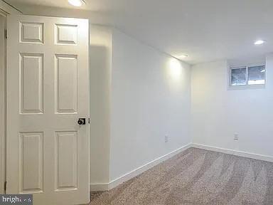 Building Photo - 913 S Yewdall St