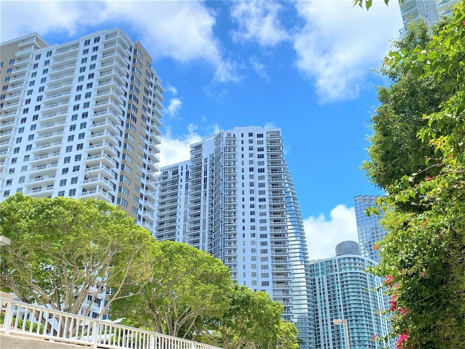 Building Photo - 901 Brickell Key Blvd