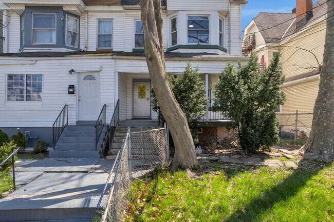 Building Photo - 555 Jefferson Ave