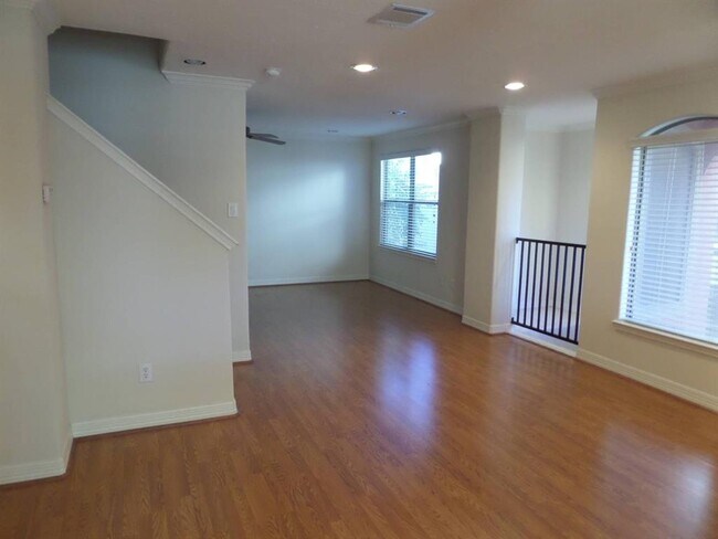 Building Photo - 3710 Sherwood Ln