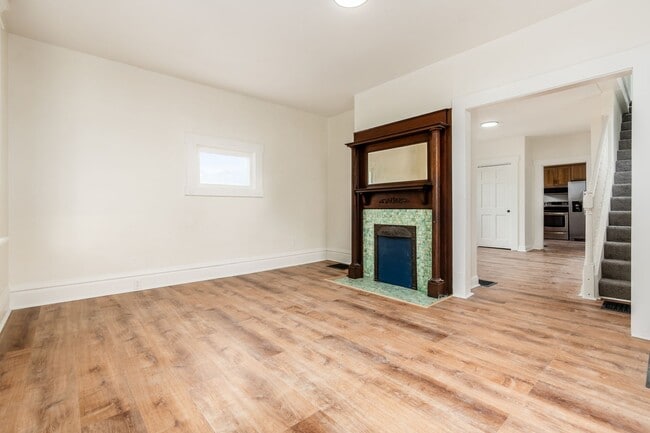 Building Photo - 479 Siebert St