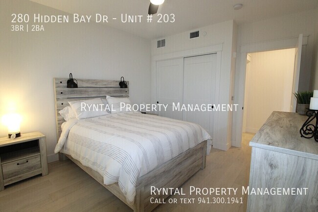 Building Photo - 280 Hidden Bay Dr