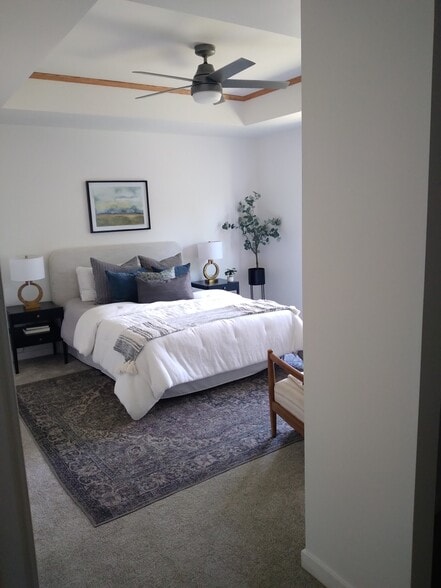 Building Photo - 2725 Pond Dr