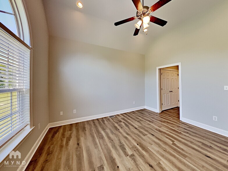 Building Photo - 91 Wood Valley Dr