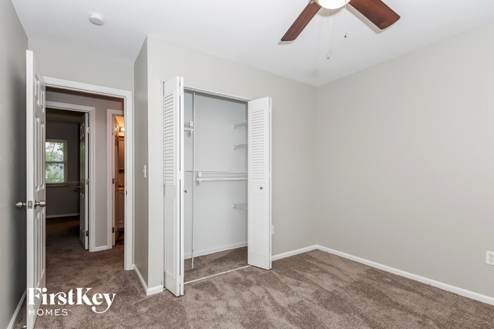 Building Photo - 4287 Honeybrook Ave
