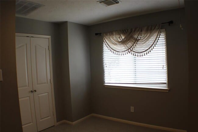 Building Photo - 1718 Heddon Falls Dr