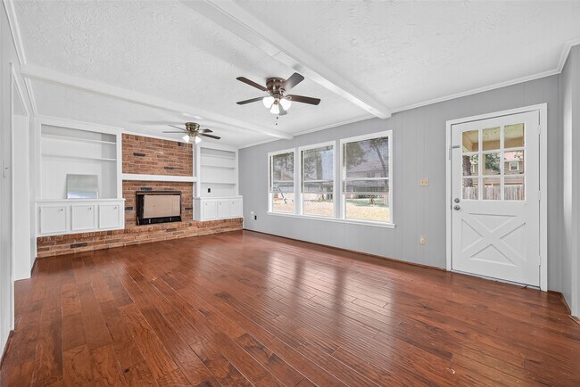 Building Photo - 5703 Green Timbers Dr