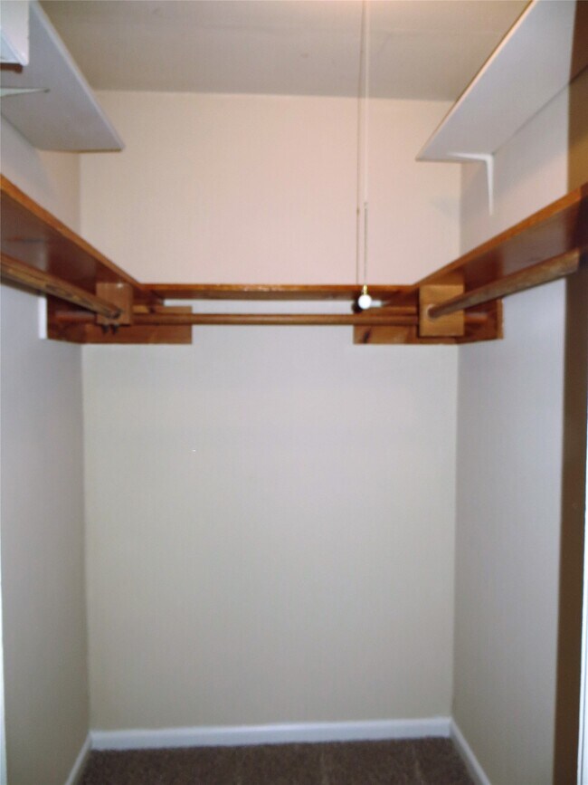 Building Photo - 2809 Rosadele St
