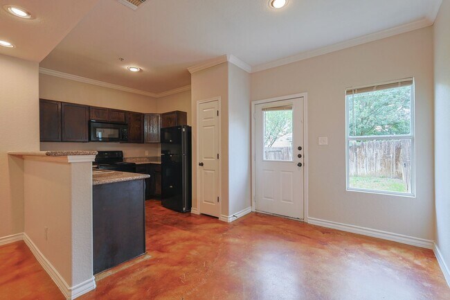 Building Photo - 5015 Stowers Blvd