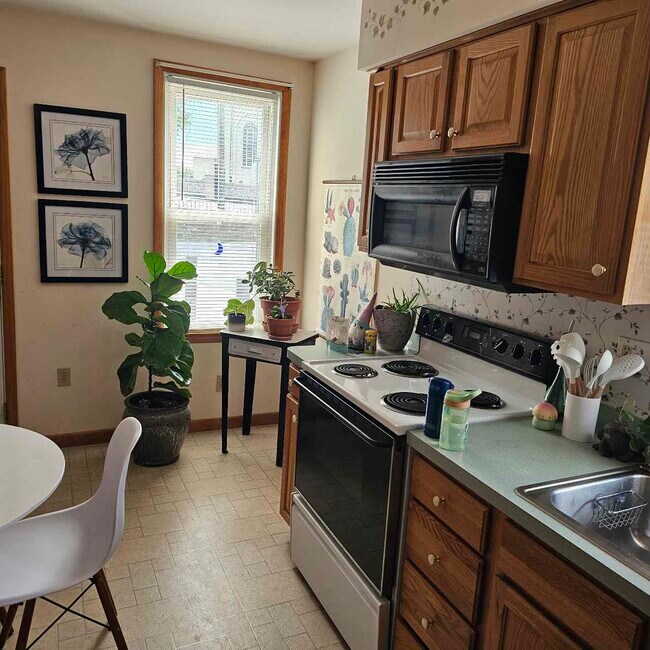 Building Photo - 139 N Seton Ave