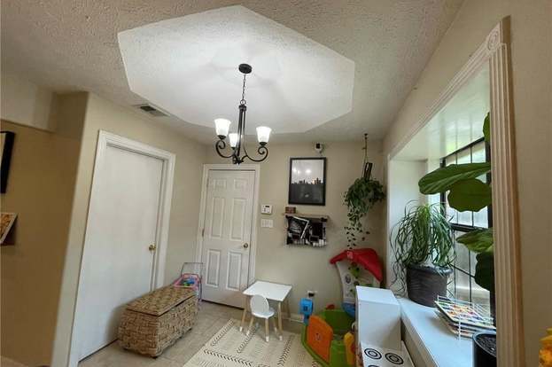 Building Photo - 3821 Oriole Ave