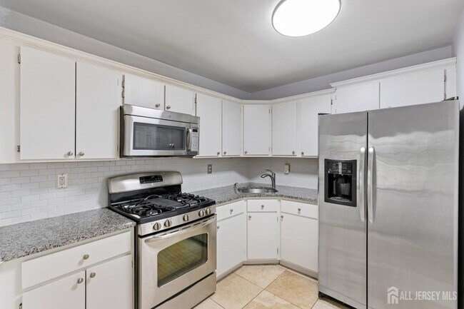 Building Photo - 454 Northam Dr