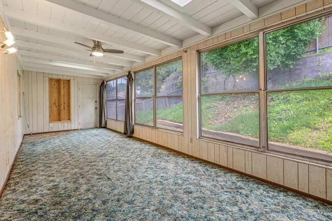 Building Photo - 9351 La Suvida Dr