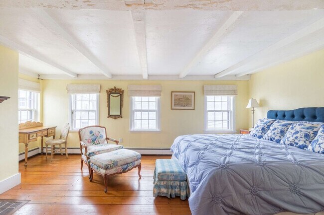 Building Photo - 21 Mugford St