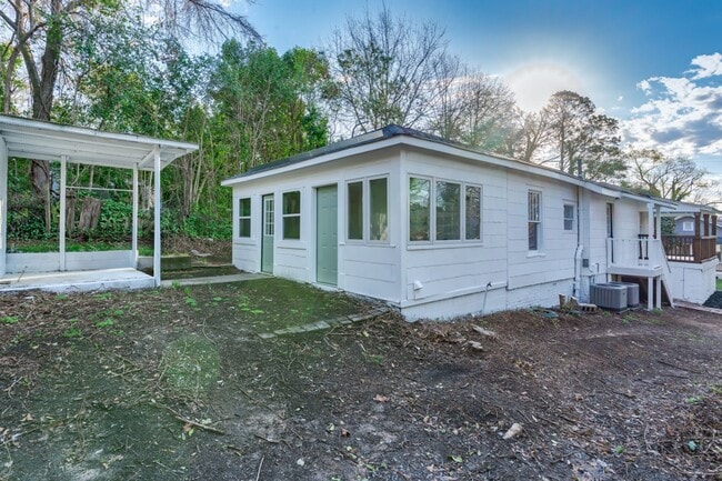 Building Photo - Cozy Home in Columbia's Downtown Core - Unit A