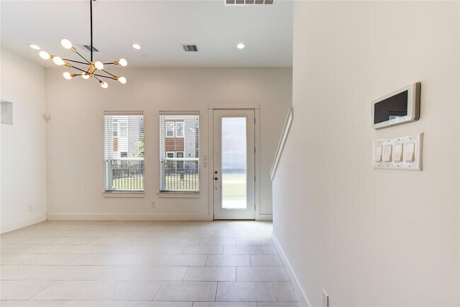 Building Photo - 564 Janisch Rd