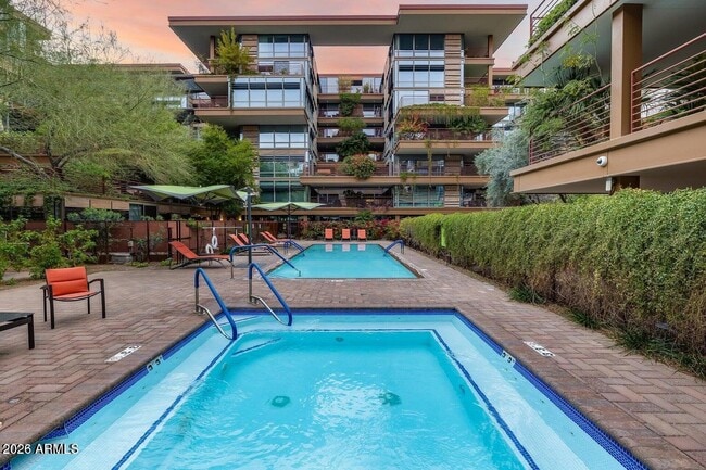 Building Photo - 7121 E Rancho Vista Dr