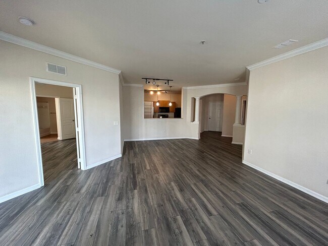 Building Photo - Gardens of Bridgehampton - 3 bedroom - 3 b...
