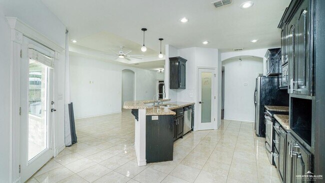 Building Photo - 2415 Flag Stone Terrace
