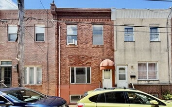 Building Photo - Spacious 3 BR / 1 BA HOUSE in Great South Philly location w/ Hardwood Flooring-Nice Kitchen-Washe...