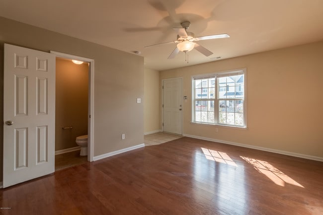 Building Photo - 303 Caldwell Loop